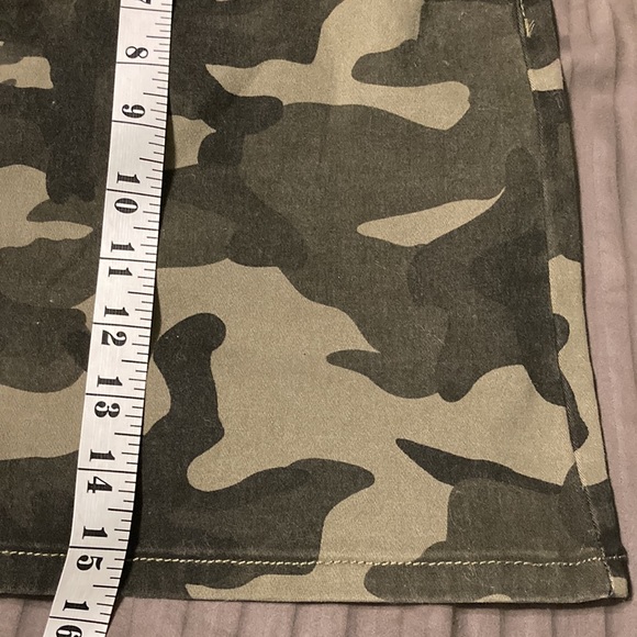 NEW NWT Celebrity Pink Camouflage Camo Mini Skirt 9 /29 - Picture 11 of 12